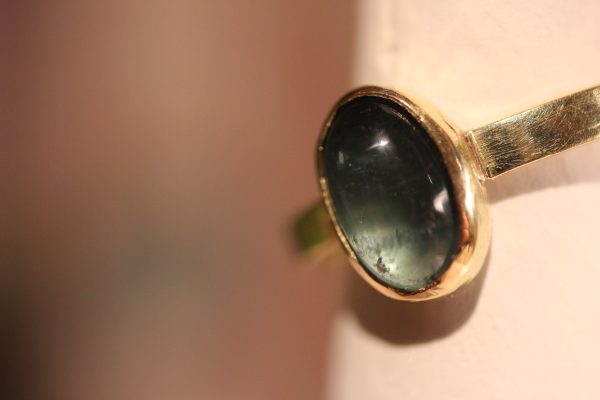 Gouden Ring Met Blauwe Toermalijn Vanessa Belgers